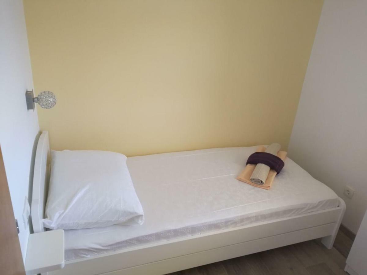 Apartments Prpic Seget Vranjica Rom bilde