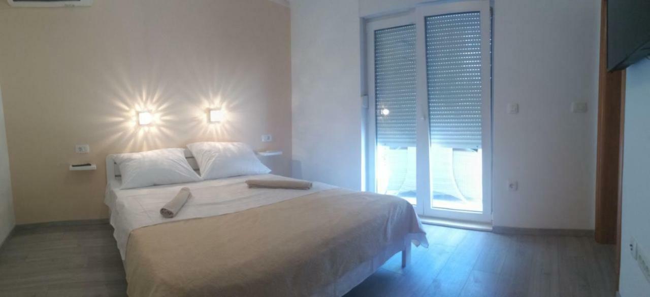 Apartments Prpic Seget Vranjica Rom bilde